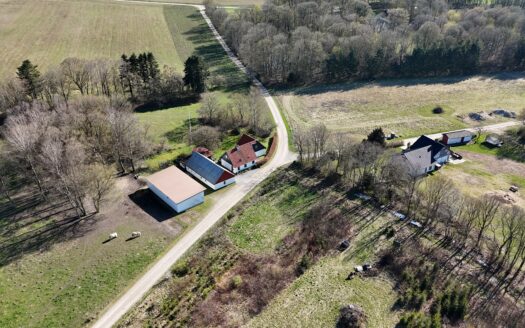Naturskøn ejendom med rolig beliggenhed på Djursland