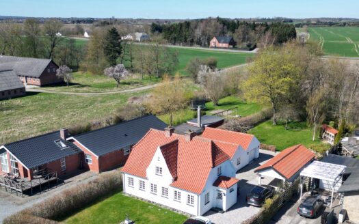 Stilfuld villa i Malling