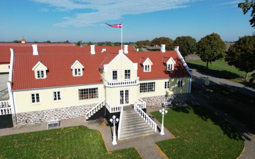 ”Kirstinesminde” – Proprietærgård, med stærke historiske rammer, der har været i slægtens eje siden udflytningen fra Møllerup gods